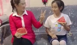 邵阳母女吃瓜,一场引发网友热议的“瓜农”奇遇