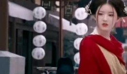 强扭瓜蘸酱吃视频