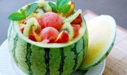 吃瓜小圈儿,网络舆论场中的趣味与真相