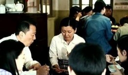 德华吃瓜吵架,一场网络热议的瓜田风波