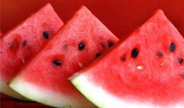 喂奶可以吃瓜吗,喂奶时可以安心吃瓜吗？