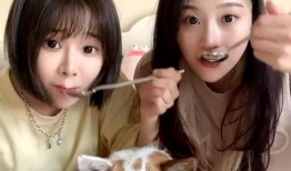 吃瓜的两闺蜜,共享八卦，共度欢乐时光