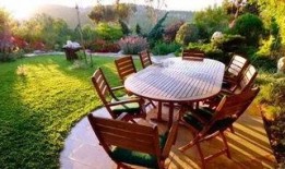 公园长椅吃瓜out,夏日休闲新风尚