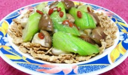 香菇烩瓜怎么吃,家常美味，营养丰富的健康佳肴