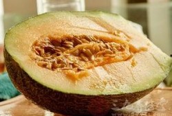 孕妇可以吃哈密瓜吗刚怀孕的孕妇,哈密瓜，孕妇的甜蜜选择