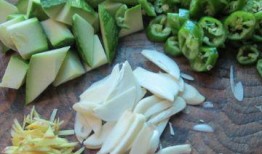 鱼会吃瓜叶吗,揭秘鱼儿是否享用瓜叶之谜