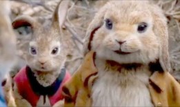 强扭瓜蘸酱吃视频